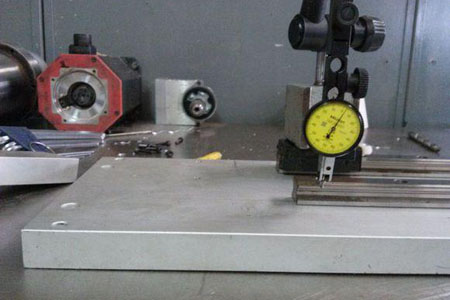 機(jī)床行業(yè)直線導(dǎo)軌的校對(duì)與安裝有哪些注意事項(xiàng)？