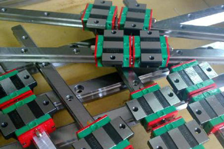 靜音式重負荷型滾珠直線導軌QH系列運動和高速設(shè)計